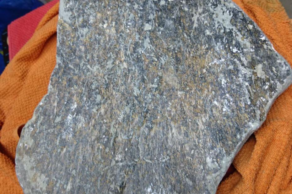Vorher. 25 Kilo Speckstein. Lag seit 6 Jahren im Keller.